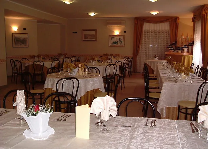 מלון Costa Jonica 3*